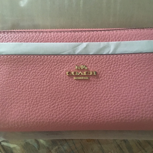 Brand new Lillie carryall and wallet in bubblegum - Picture 7 of 16